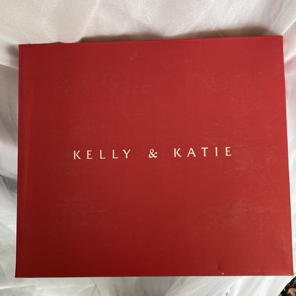 Open Toe Kelly and Katie Heeled Sandals - Picture 2 of 3